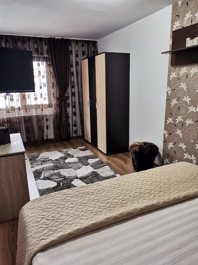 Shelby Accommodation -Adult Only- Sinaia Esterno foto