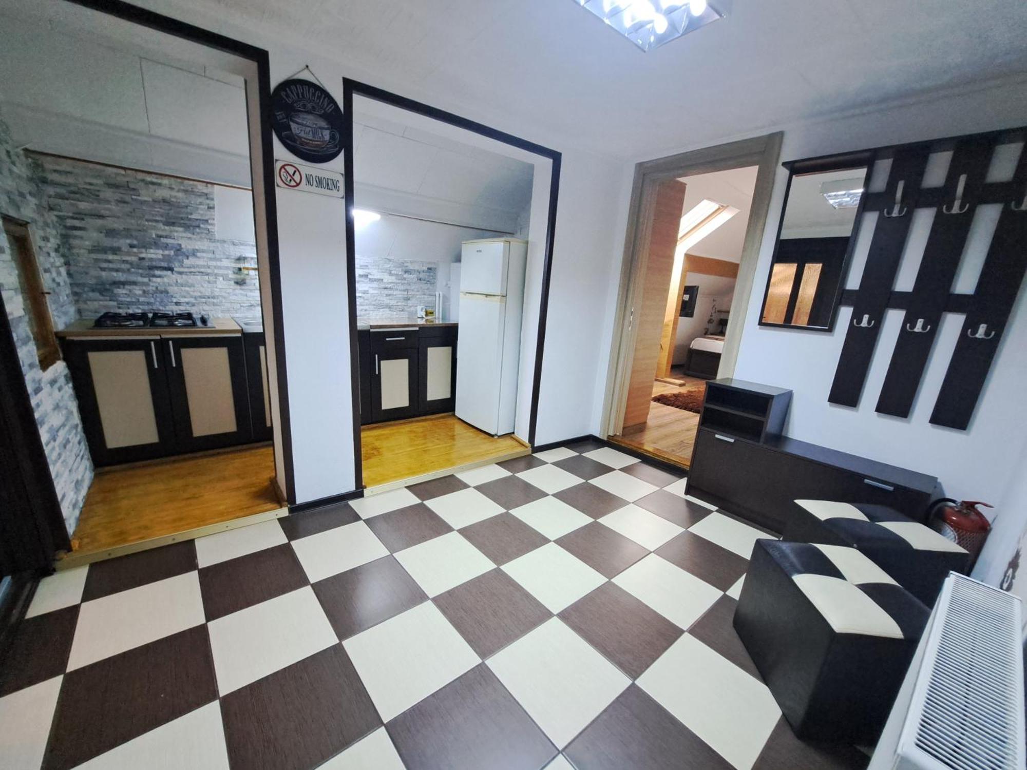 Shelby Accommodation -Adult Only- Sinaia Esterno foto