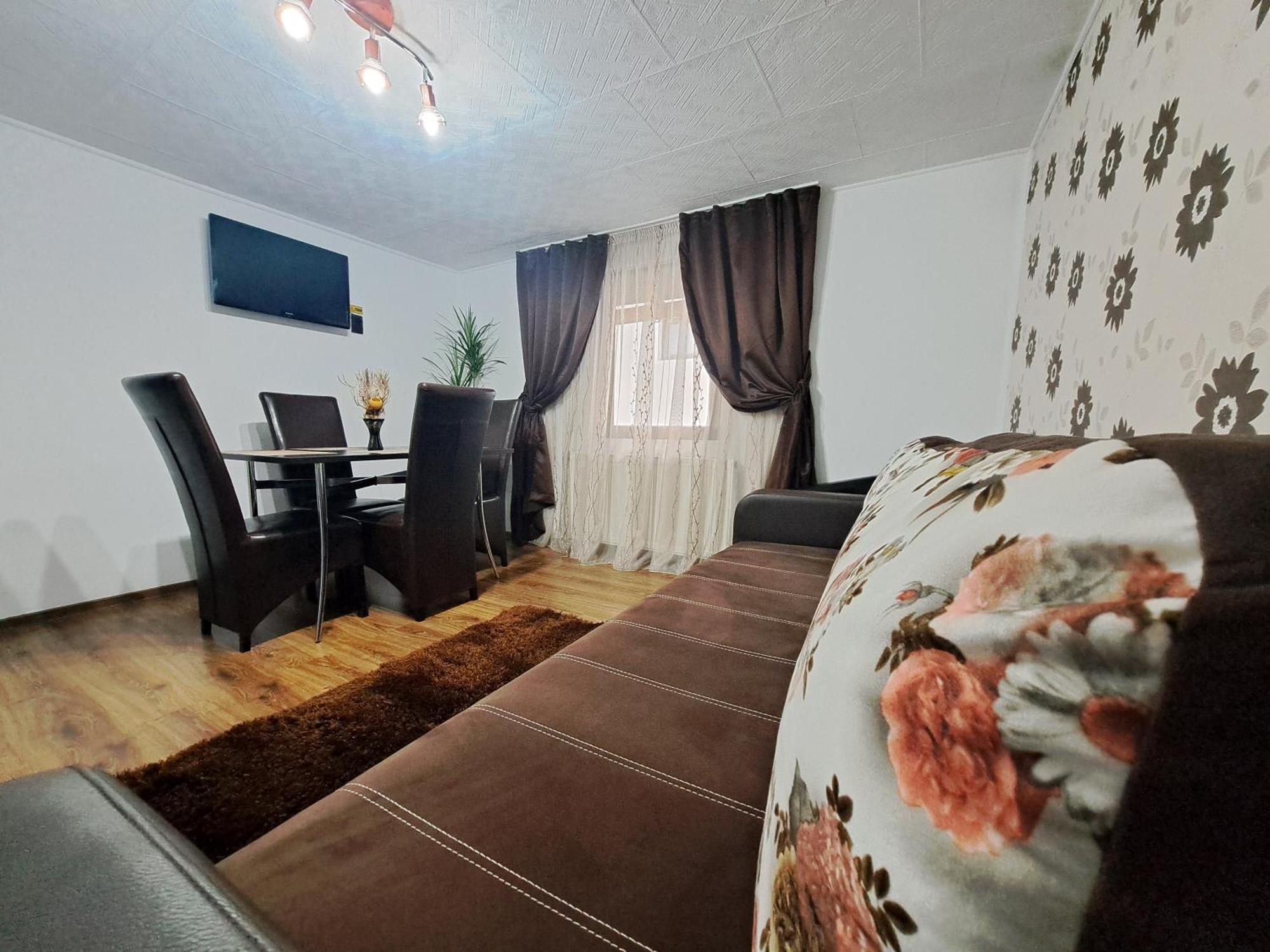 Shelby Accommodation -Adult Only- Sinaia Esterno foto